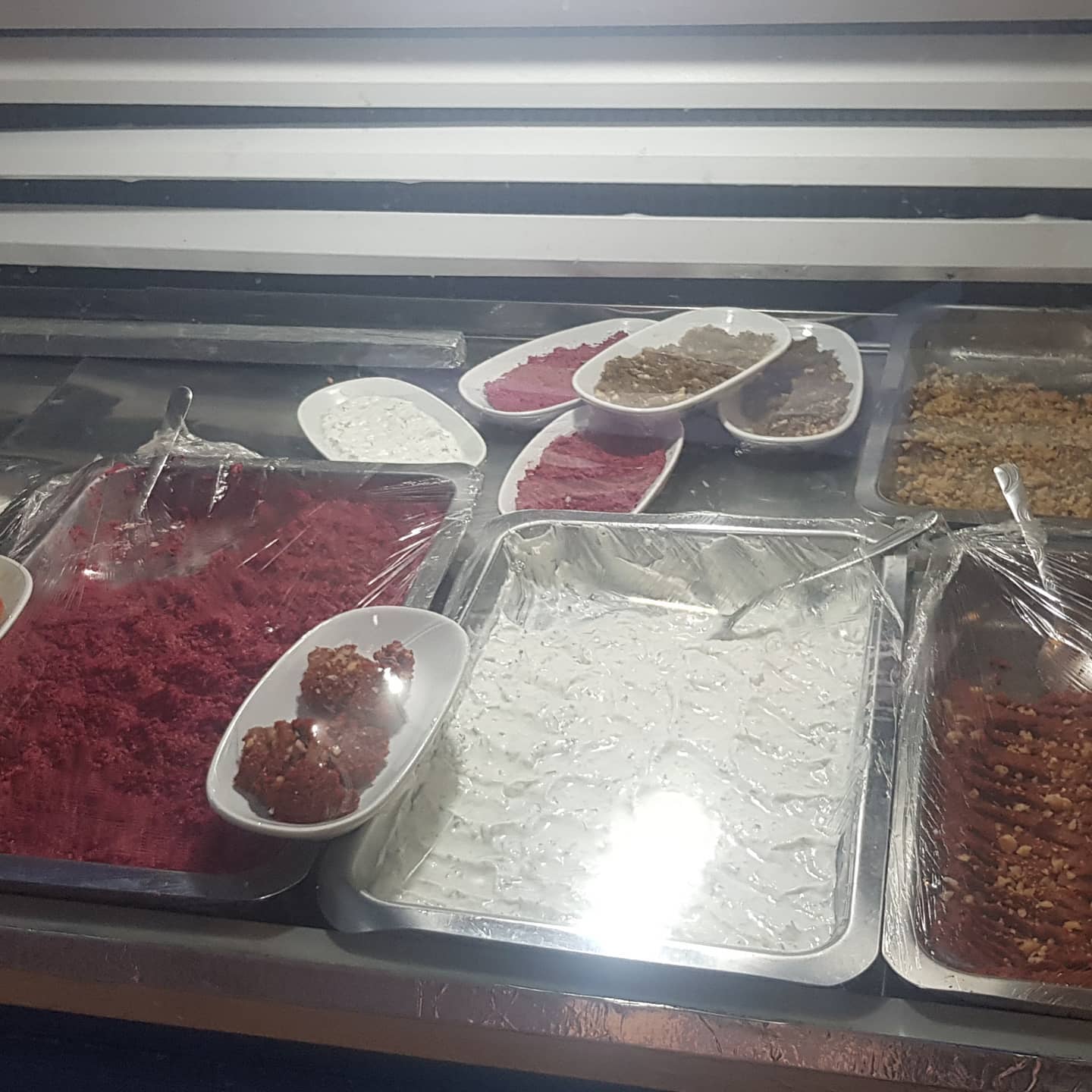 Günlük meze tezgâhı